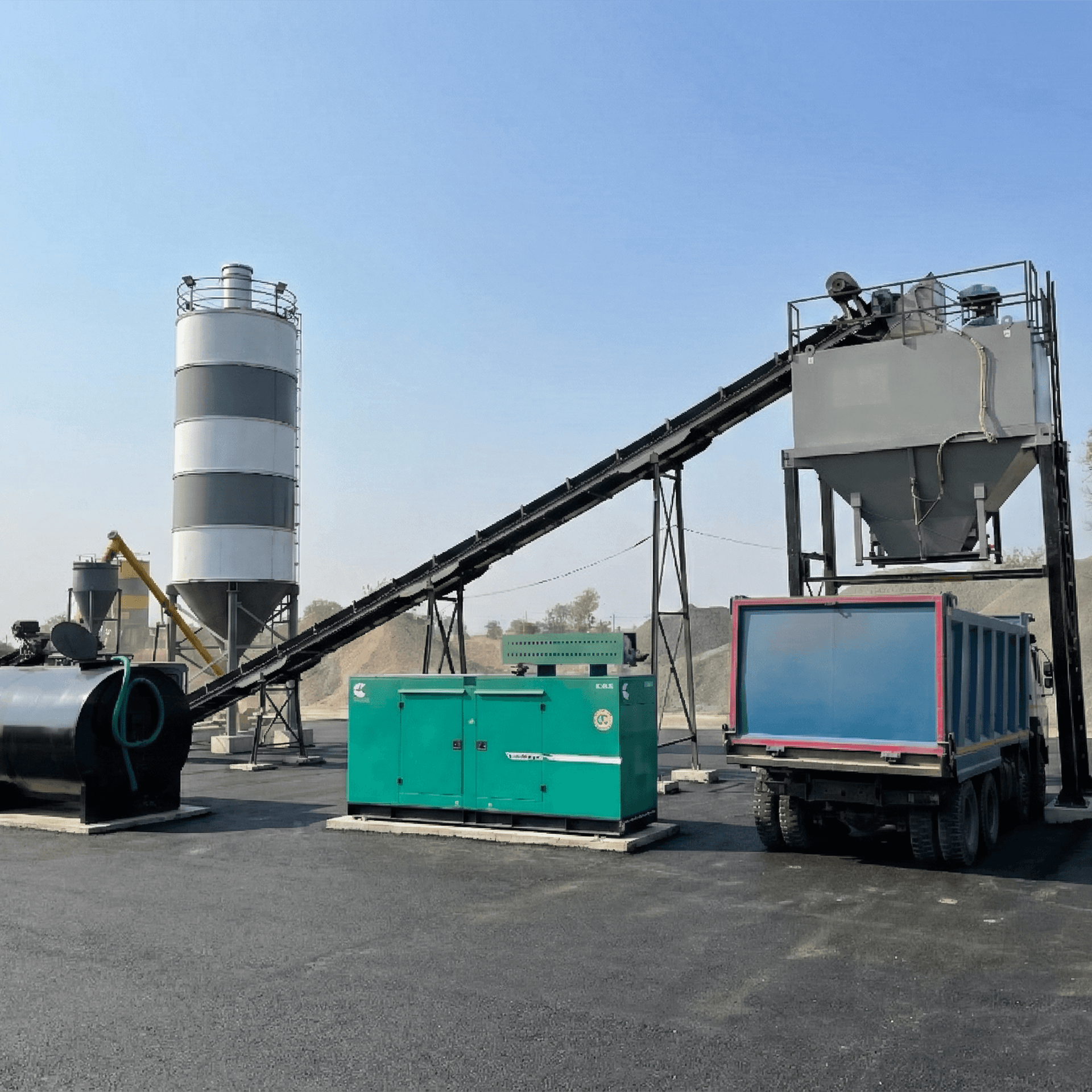 Wet mix batching plant in continuous production operation